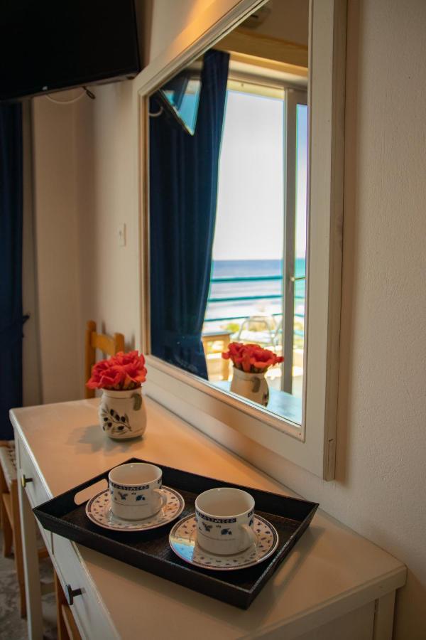 De La Plage Hotel Koroni Extérieur photo