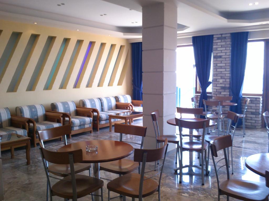 De La Plage Hotel Koroni Extérieur photo