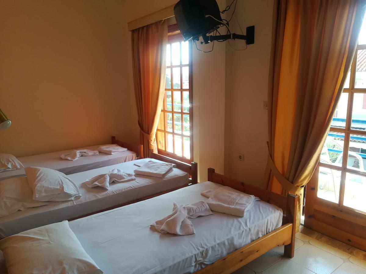 De La Plage Hotel Koroni Extérieur photo